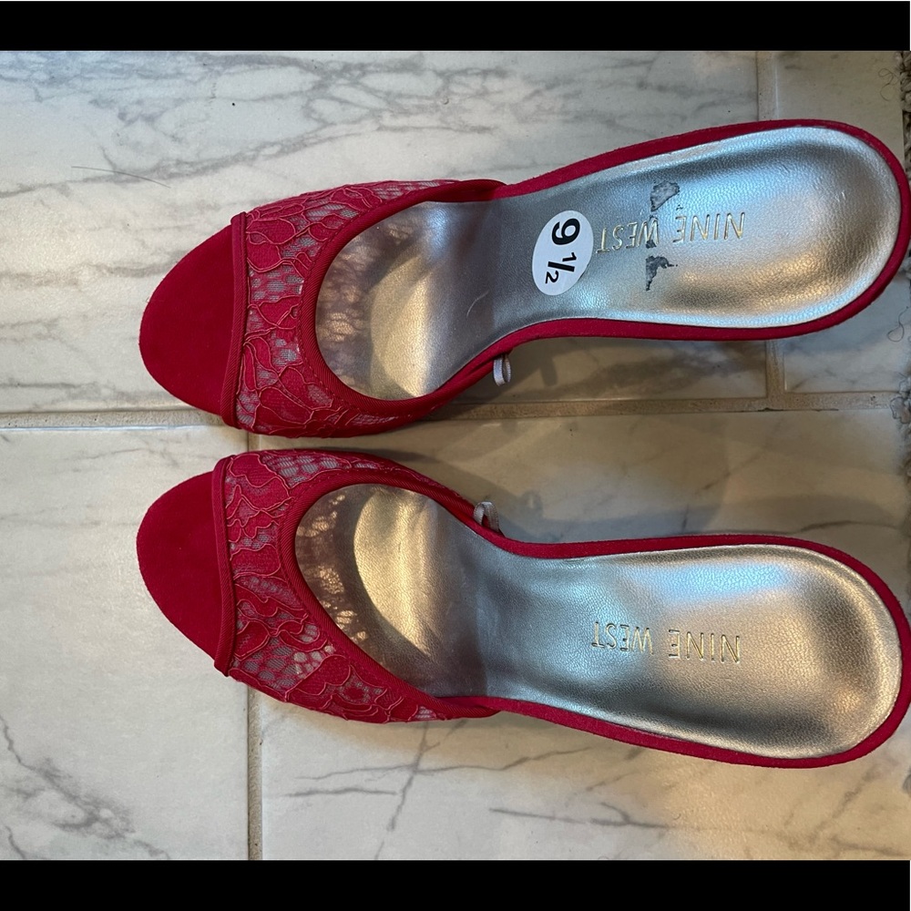 NEW-Nine West Lace Slip On Mules